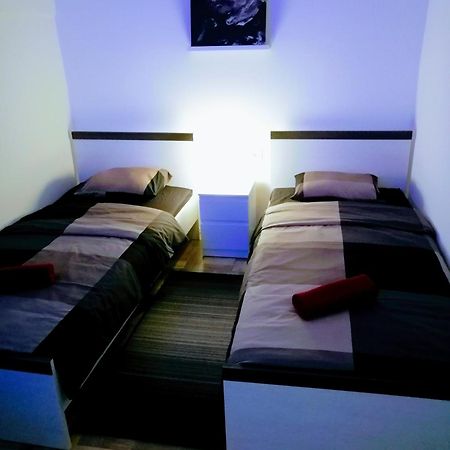 Zpula Center Studio Apartments Esterno foto