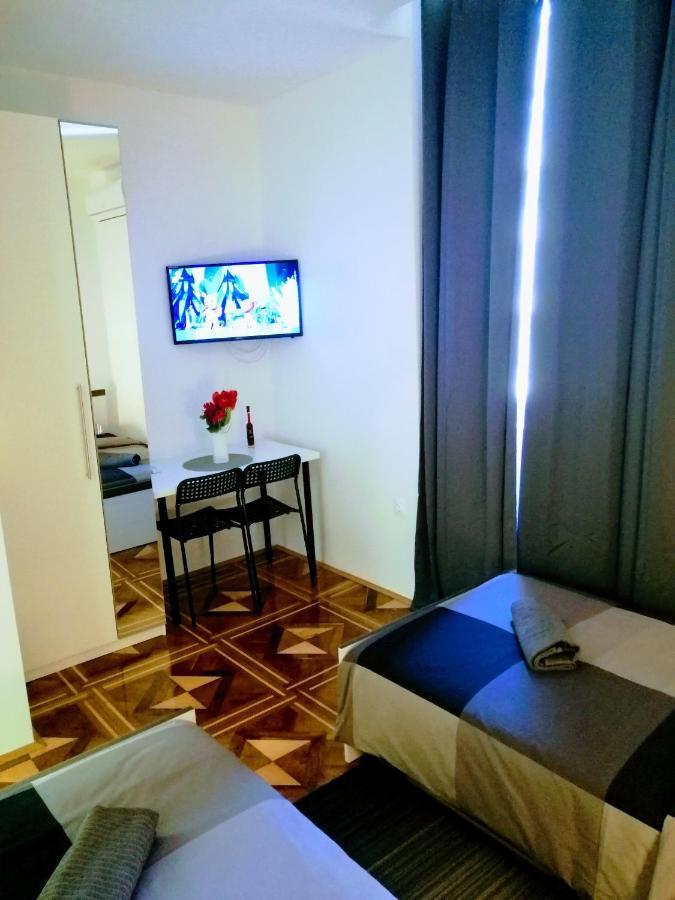 Zpula Center Studio Apartments Esterno foto