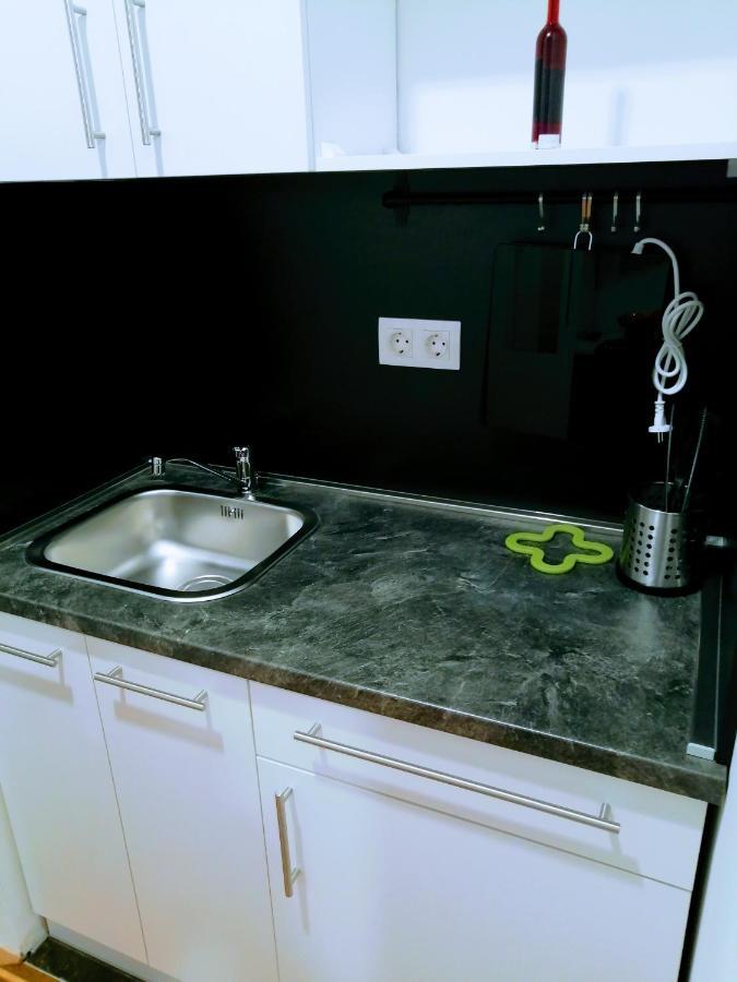 Zpula Center Studio Apartments Esterno foto