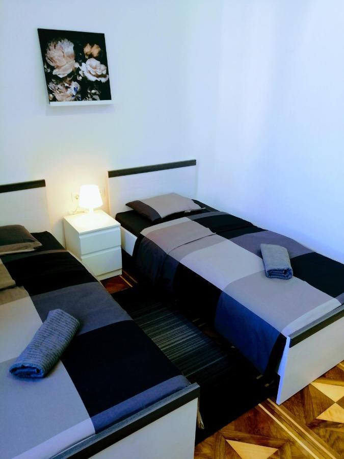 Zpula Center Studio Apartments Esterno foto