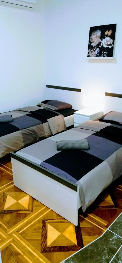 Zpula Center Studio Apartments Esterno foto