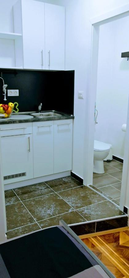 Zpula Center Studio Apartments Esterno foto