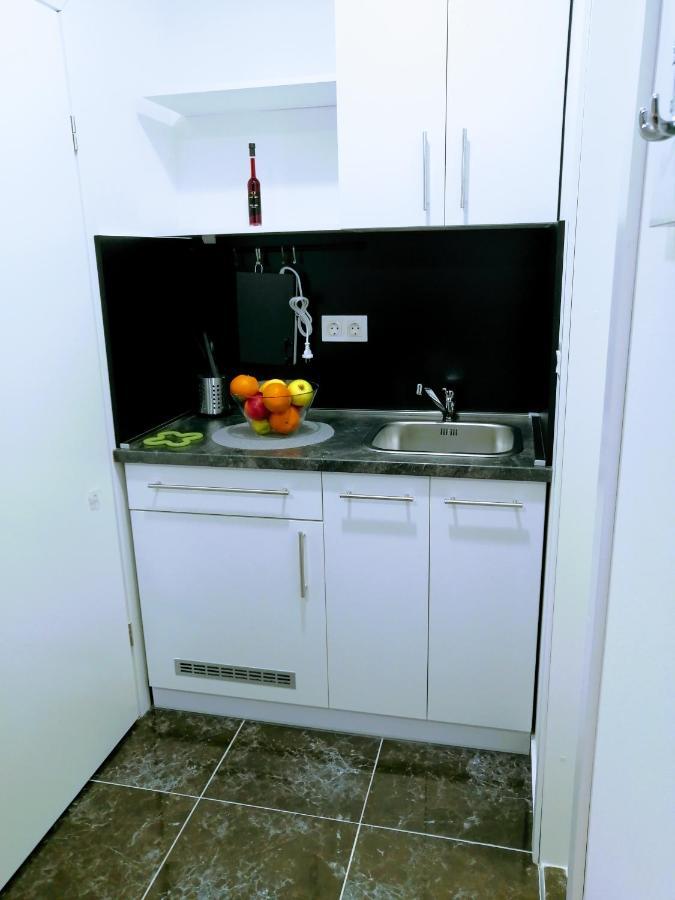 Zpula Center Studio Apartments Esterno foto