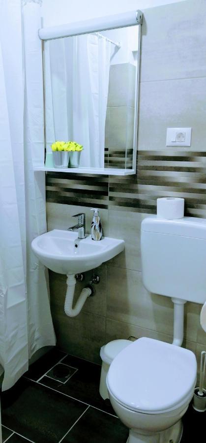 Zpula Center Studio Apartments Esterno foto