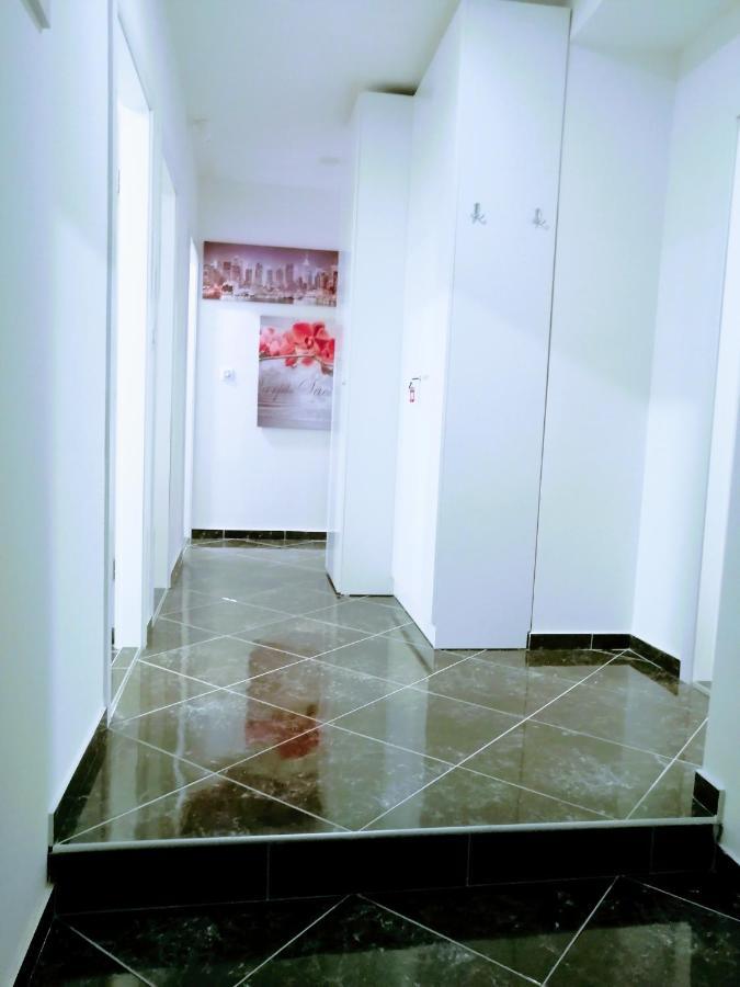 Zpula Center Studio Apartments Esterno foto